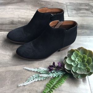 SODA black ankle booties with zipper - like NEW